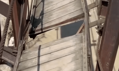 Дыры на мосту между Нартаном и Адиюхом. Стоп-кадр видео "Патриот Нальчик" от 05.06.25, https://www.instagram.com/p/DKg_lNuIJL1/ (деятельность компании Meta, владеющей соцсетью, запрещена в России)