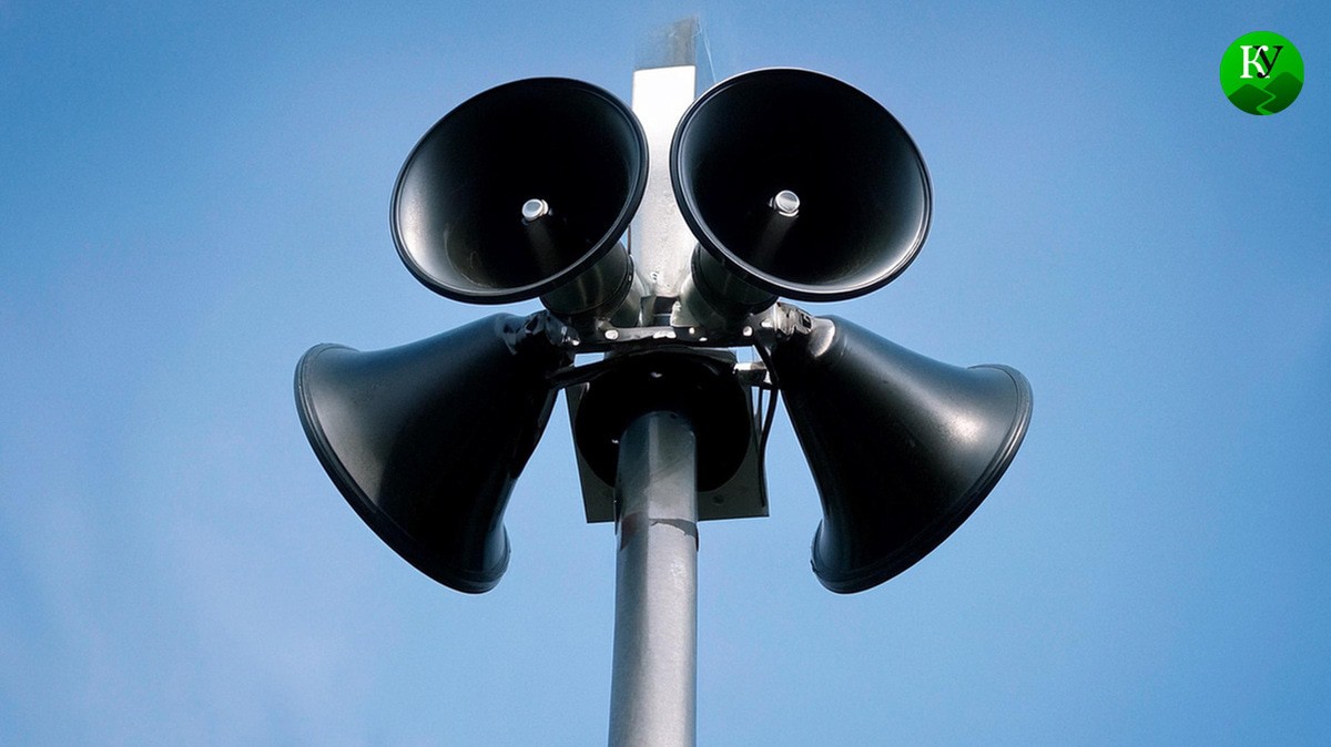 Системы оповещения. Иллюстрация создана «Кавказским узлом» с помощью ИИ в программе Copilot