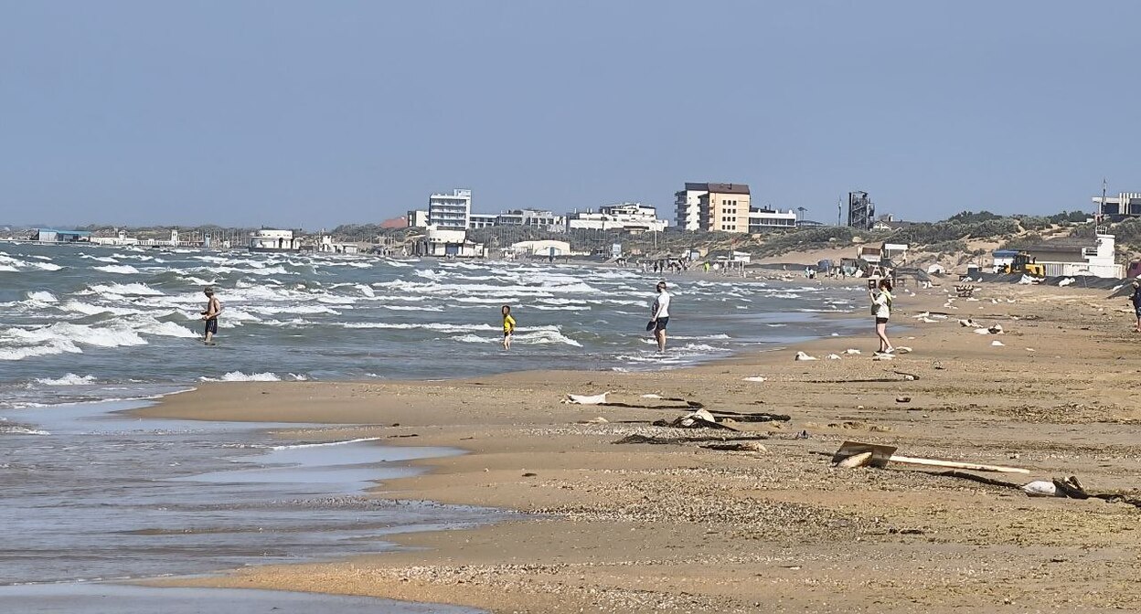 Пляж Анапы. 17 июня 2025 г. Фото: https://t.me/makovozovy/38686