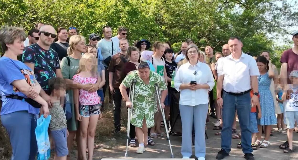 Кадр из видеообращения многодетных семей Ейска. Скриншот с видео телеграм-канала "Утренний Юг" https://t.me/UtrennijYug/37288