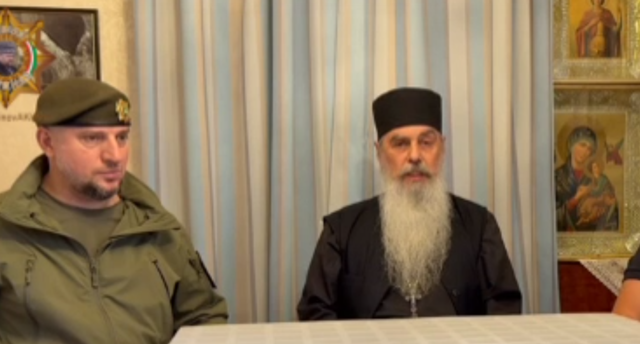 Апти Алаудинов и схиигумен Гавриил. Кадр видео в Telegram-канале Алаудинова.