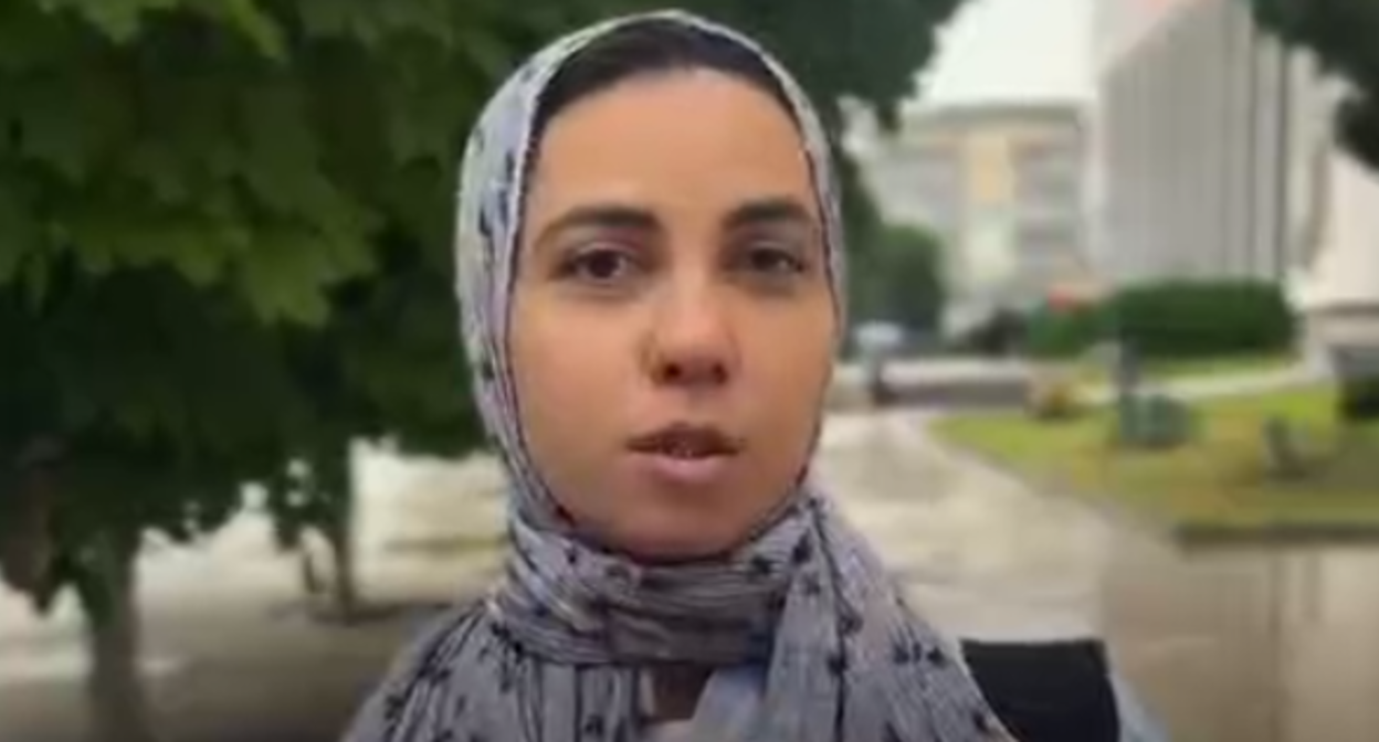 Сотрудница махачкалинского ЖЭУ №12 рассказывает о задержках зарплат. Кадр видео Умай Ибрагимовой / Telegram