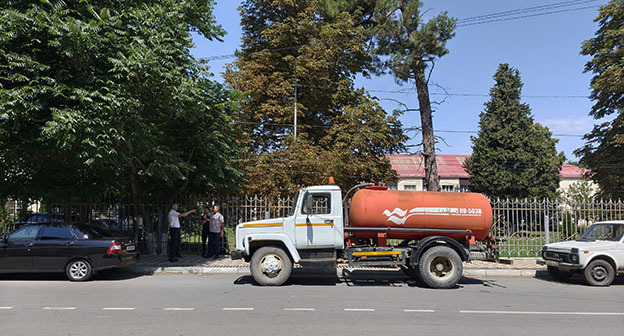 Подвоз воды в села Магарамкентского района. Фото: https://vk.com/search?q=Администрацией%20Магарамкентского%20района&z=photo-204990727_457250201%2Fwall-204990727_6845