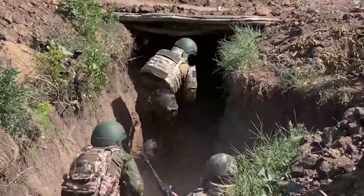 Российские бойцы. Кадр видео Минобороны России от 21.06.25, https://t.me/mod_russia/53966