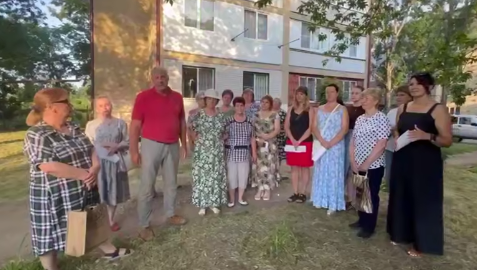 Жители поселка Нежинский обратились к президенту. Стоп-кадр видео из Telegram-канала Евгения Ступина от 11.07.25, https://t.me/evstupin/5393