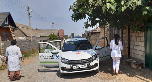 Медицинские работники Магарамкентского района Дагестана проводят
профилактическую работу в очагах. 17 июля 2025 г. Фото: https://t.me/dagrayonmag/26932