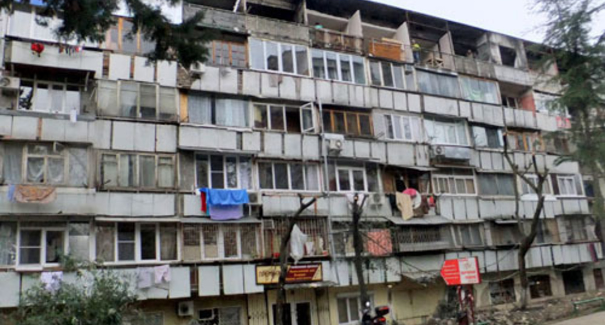 Многоквартирный дом в Сочи. Фото Светланы Кравченко для "Кавказского узла"