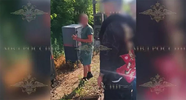 Задержание подозреваемых. 28 июля 2025 г. Скриншот видео МВД РФ