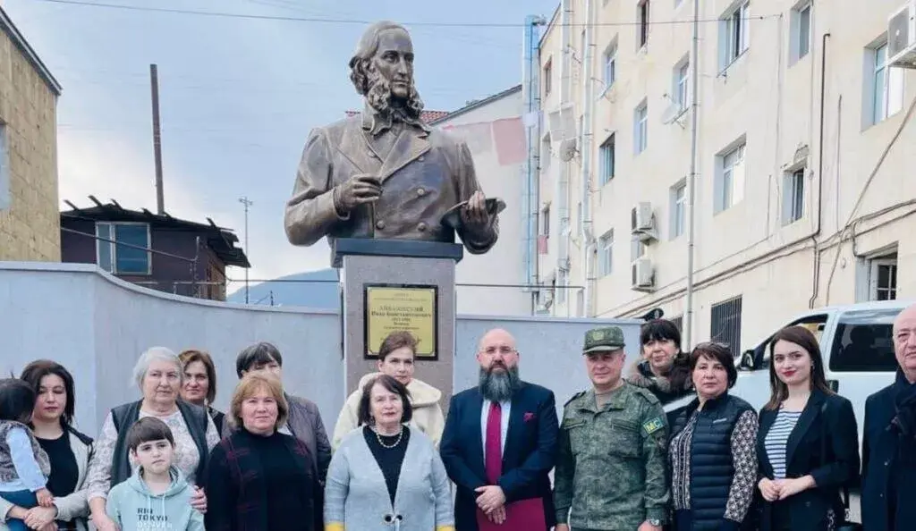 Памятник Айвазовскому в Карабахе. Фото: министерство культуры Армении