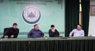 ДУМ Чечни обсуждает график посещений матерью своих детей. Стоп-кадр видео от 13.08.25, https://t.me/dumchr/6723.