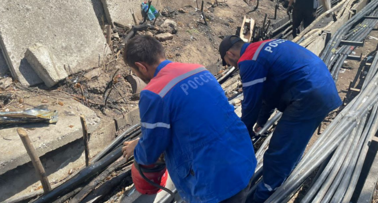 Ремонтные работы на подстанции "Новая". Скриншот фото "Дагэнерго" от 24.08.25, https://t.me/rossetiskdagenergo/2163.