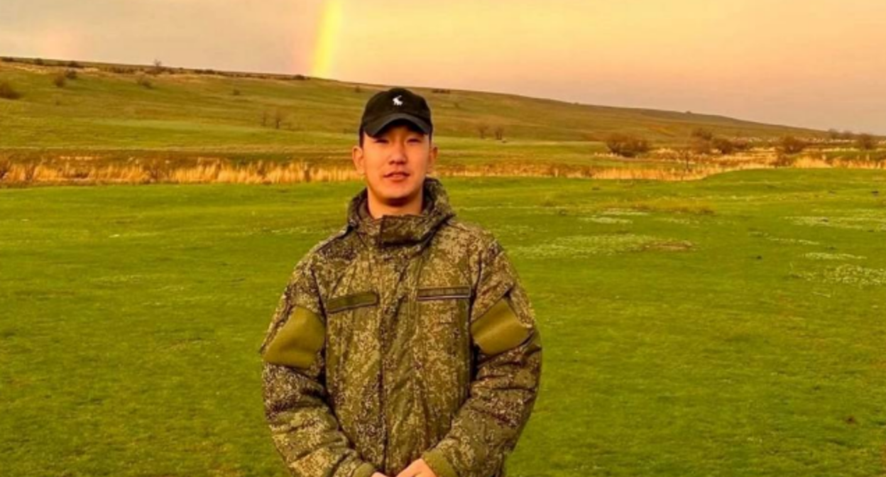 Данзан Эрендженов. Скриншот фото из Telegram-канала администрации Сарпинского района от 25.08.25, https://t.me/sarprmo/13886.