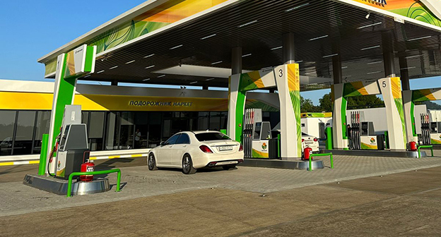 Заправка. Фото: https://jam-news.net/