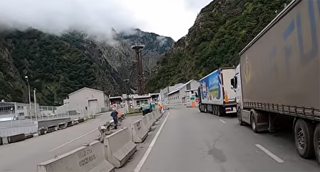 Верхний Ларс. Скриншот видео YouTube-канал Michael the Trucker https://ru.wikipedia.org/