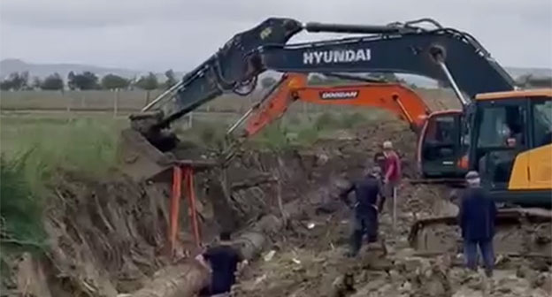 Устранение аварии на водопроводных сетях в Буйнакске. 11 сентября 2025 г. Скриншот видео https://t.me/gorodbuynaksk/9315