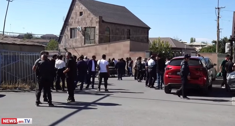 Участники акции протеста. Мердзаван, 12 октября 2025 года. Кадр видео News.am https://www.youtube.com/watch?v=O7Nvhm42RK4