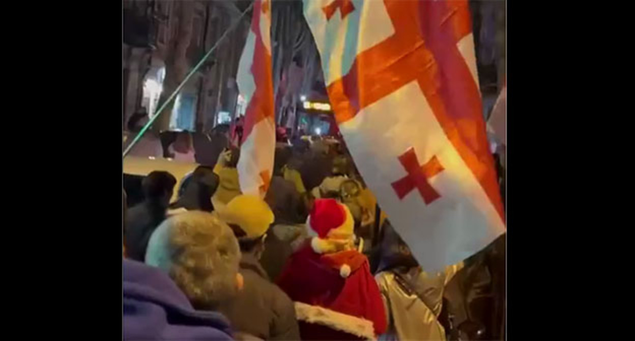 Акция протеста в Тбилиси. 8 ноября 2025 г. Скриншот видео Gvantsa Jobava https://t.me/Tbilisi_life/43315