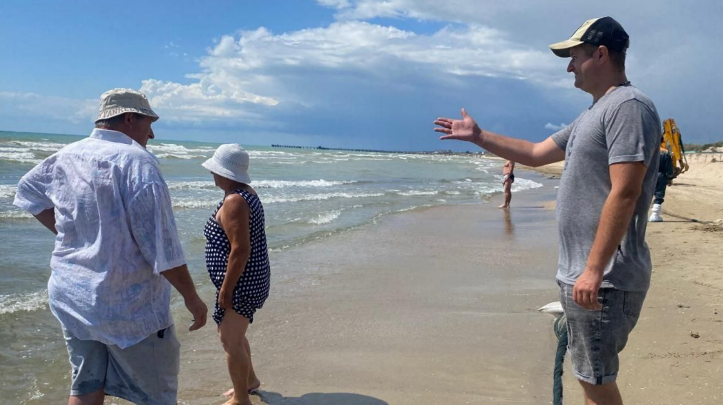 Летом отдыхающих предупреждали о запрете купания в Анапе. Скриншот фото мэрии Анапы от 25 июня, https://t.me/anapaofficial/31347