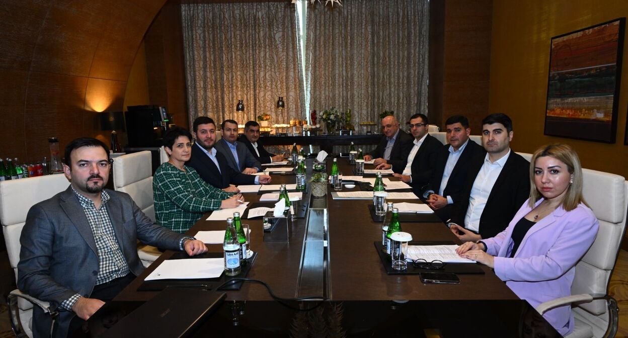 Визит группы представителей гражданского общества Армении в Азербайджан. 22 ноября 2025 г. Фото: https://1news.az/news/20251122053133877-V-Baku-sostoyalas-ocherednaya-vstrecha-Initsiativy-Most-mira-FOTO