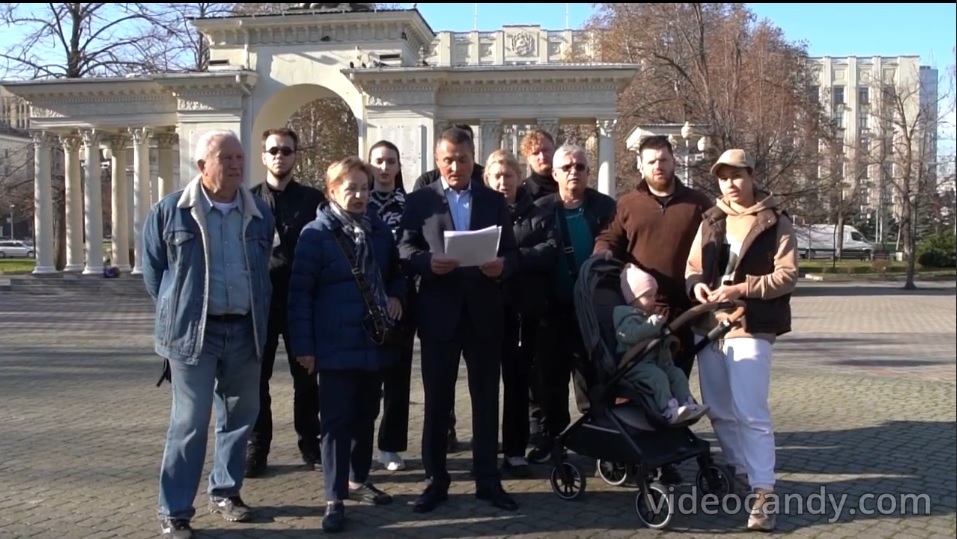 Скриншот видео обращения жителей поселка Буревестник к Путину. Телеграм-канале ''Туапсе Инфо''