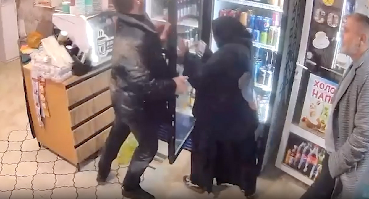 Запись с камеры видеонаблюдения. Стопкадр: Telegram/chernovik.net