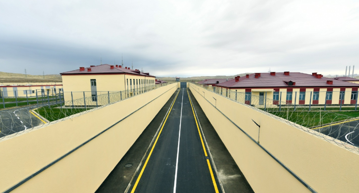 Пенитенциарный комплекс в Умбаки. Скриншот фото 1news.Az от 18.11.23, https://1news.az/news/20231118125943886-V-Azerbaidzhane-otkrylsya-novyi-penitentsiarnyi-kompleks-FOTO