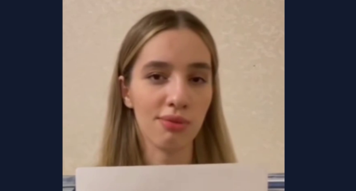 Айна Манькиева. Стоп-кадр видео из Telegram-канала "Кавказ без матери" от 23.05.25, https://t.me/heda_media/1454.