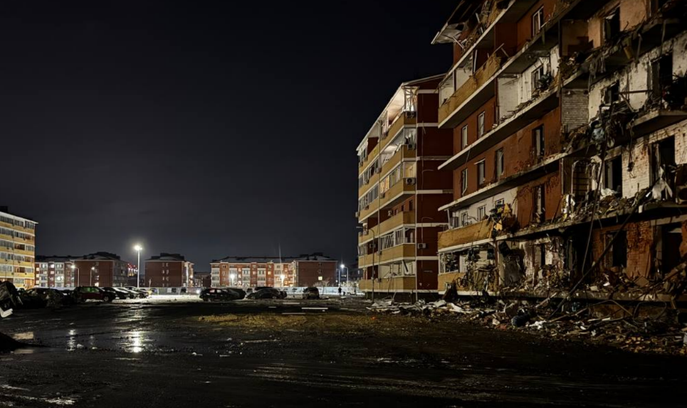 Повержденные дома в Новой Адыгее. Скриншот фото из Telegram-канала тахтамукайского района от 22.01.26, https://t.me/tahtamukay/12646.