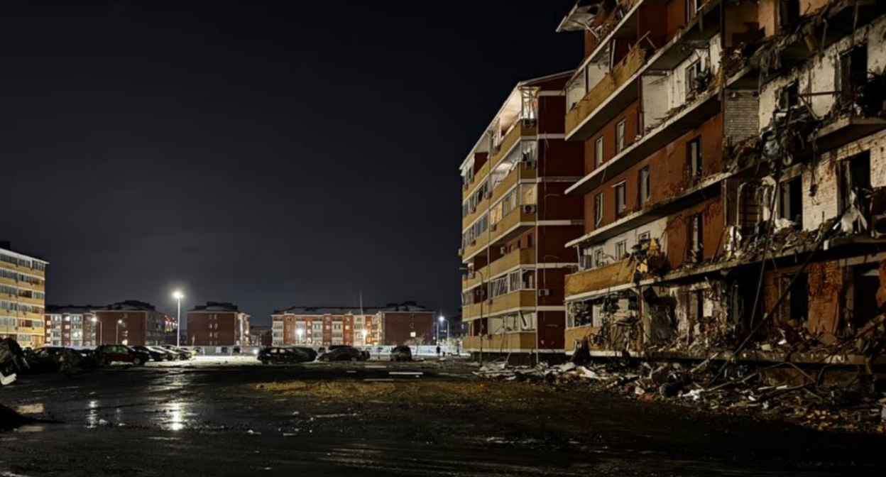 Повержденные дома в Новой Адыгее. Скриншот фото из Telegram-канала тахтамукайского района от 22.01.26, https://t.me/tahtamukay/12646.