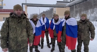 Возвращенные из плена уроженцы Чечни. Кадр видео Рамзан Кадыров / Telegram