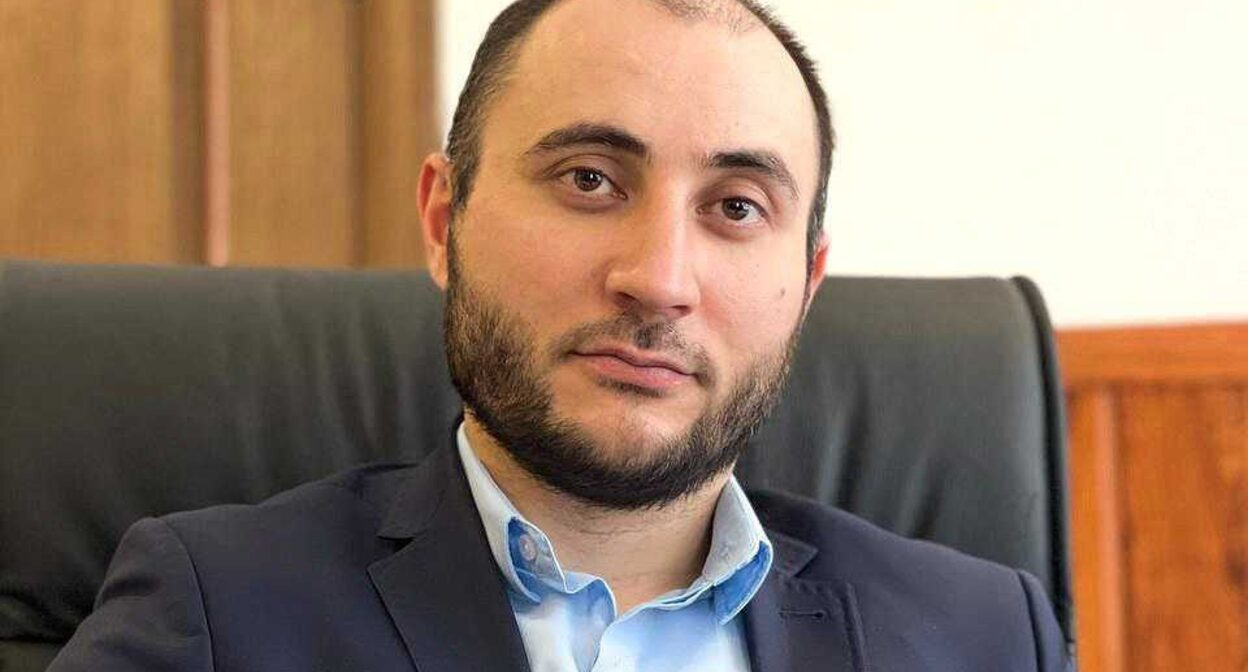 Мусса Гезгиев, фото "Фортанга" https://fortanga.org/2025/01/glavvrach-onkodispansera-mussa-gezgiev-veroyatno-pokinet-svoj-post-istochnik/