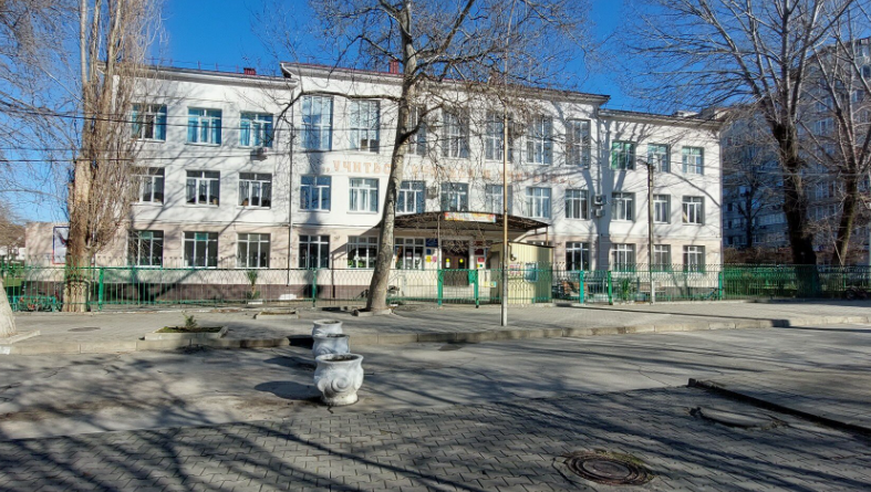 Школа №5 в Анапе. Скриншот фото с сервиса "Яндекс.Карты" https://yandex.com/maps/org/srednyaya_obshcheobrazovatelnaya_shkola_5_imeni_k_solovyanovoy/1801834090/panorama/?ll=37.332636%2C44.901535&panorama%5Bdirection%5D=72.100000%2C10.000000&panorama%5Bfull%5D=true&panorama%5Bpoint%5D=37.331985%2C44.901370&panorama%5Bspan%5D=117.585778%2C60.000000&z=16 Школа №5 в Анапе. Скриншот фото с сервиса "Яндекс.Карты" https://yandex.com/maps/org/srednyaya_obshcheobrazovatelnaya_shkola_5_imeni_k_solovyanovoy/1801834090/panorama/?ll=37.332636%2C44.901535&panorama%5Bdirection%5D=72.100000%2C10.000000&panorama%5Bfull%5D=true&panorama%5Bpoint%5D=37.331985%2C44.901370&panorama%5Bspan%5D=117.585778%2C60.000000&z=16
