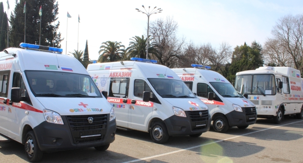 Машины скорой помощи в Абхазии. Фото: пресс-служба Минздрава Абхазии Машины скорой помощи в Абхазии. Фото: пресс-служба Минздрава Абхазии