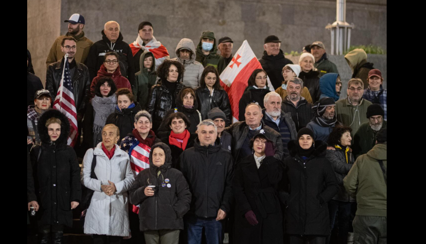 Участники акции у парламента Грузии. Скриншот фото Publika от 05.04.26, https://www.facebook.com/photo/?fbid=1724775242255352&set=pb.100041686795244.-2207520000 (деятельность компании Meta, владеющей соцсетью, запрещена в России). Участники акции у парламента Грузии. Скриншот фото Publika от 05.04.26, https://www.facebook.com/photo/?fbid=1724775242255352&set=pb.100041686795244.-2207520000 (деятельность компании Meta, владеющей соцсетью, запрещена в России).