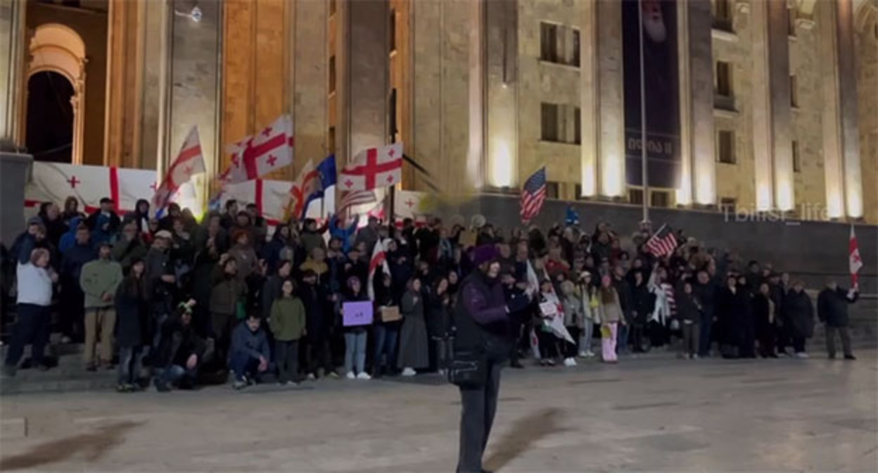 Акция протеста в Тбилиси. 5 апреля 2026 г. Скриншот видео https://t.me/Tbilisi_life/45750