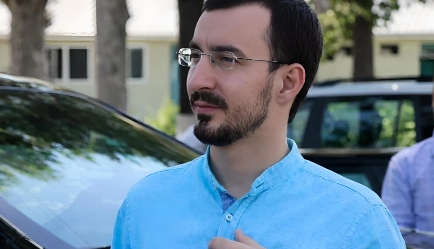 Талеха  Багирзаде. Фото: https://musavat.ru/ru/news/syn-taleha-bagirzade-slomal-nos-17-letnej-devushke_1252200.html