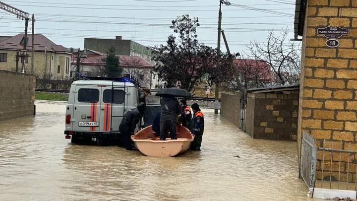 Наводнение в Дагестане. Фото: Пресс-служба МЧС Дагестана Наводнение в Дагестане. Фото: Пресс-служба МЧС Дагестана
