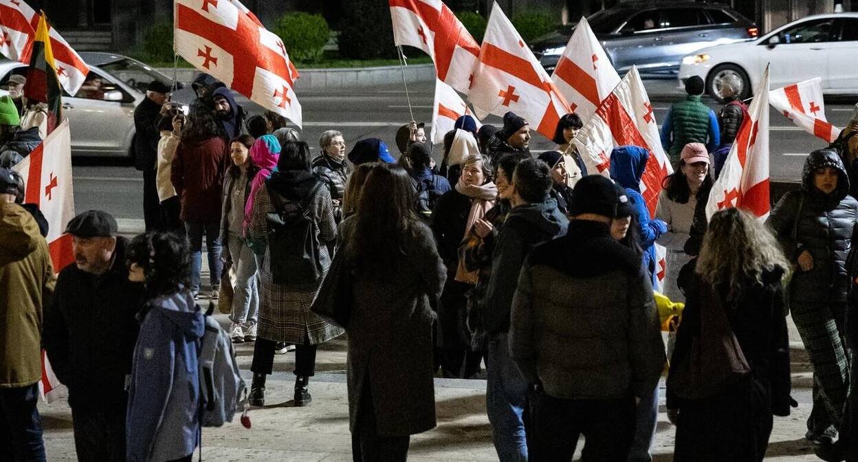 Протестующие на проспекте Руставели, 20 апреля 2026 года. Фото: Ketevan Khutsishvili / Netgazeti