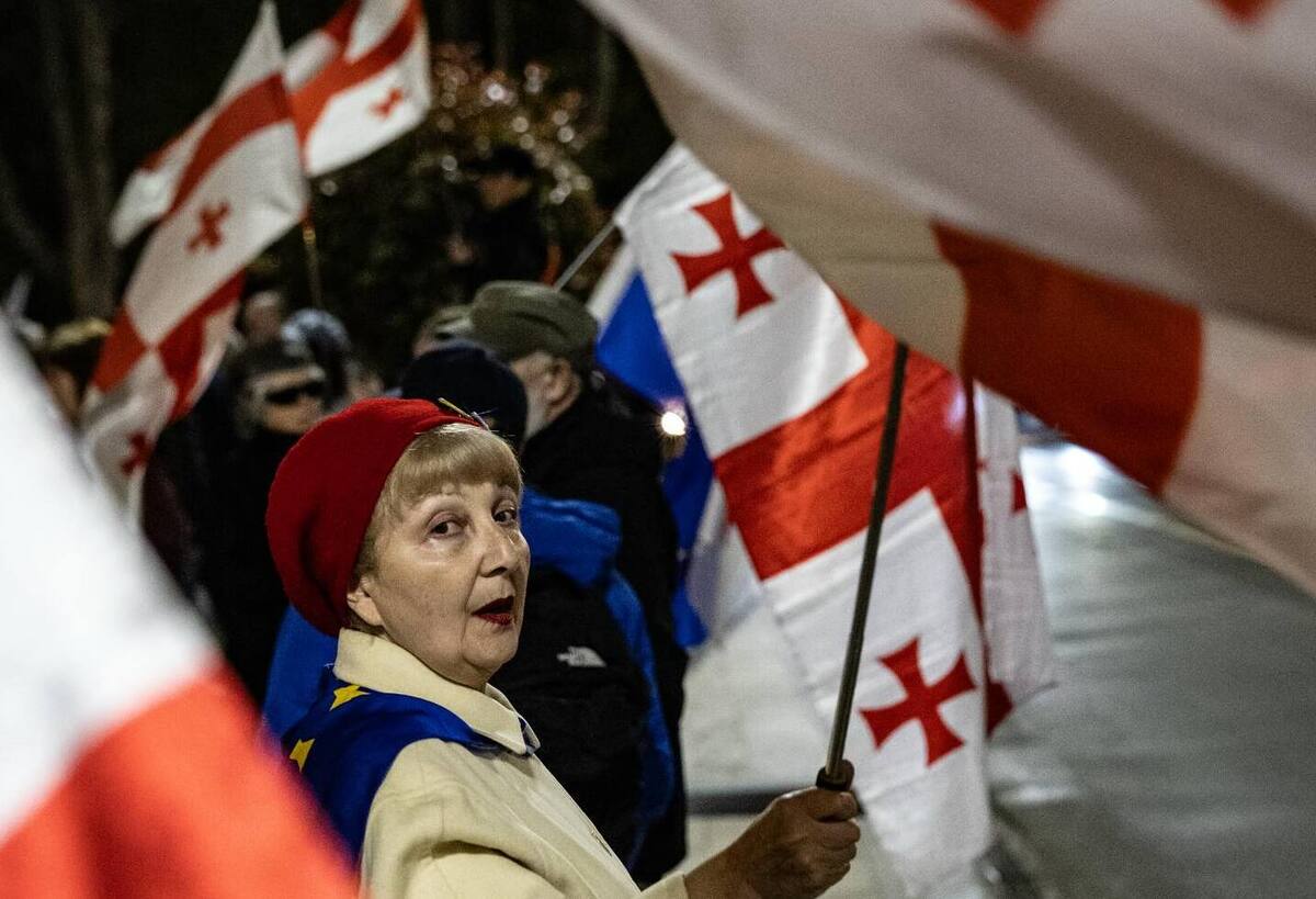 Участница акции на проспекте Руставели. Фото: Ketevan Khutsishvili / Netgazeti