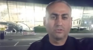 Кадр видеообращения Афгана Садыгова из аэропорта Баку. 26 мая 2026 года. https://www.facebook.com/reel/986062497628689 (деятельность компании Meta, которая владеет Facebook, запрещена в России)