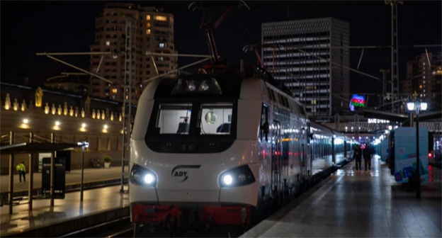Поезд Баку – Тбилиси - Баку. 26 мая 2026 г. Фото: https://media.az/society/passazhirskij-poezd-baku-tbilisi-baku-otpravilsya-v-rejs