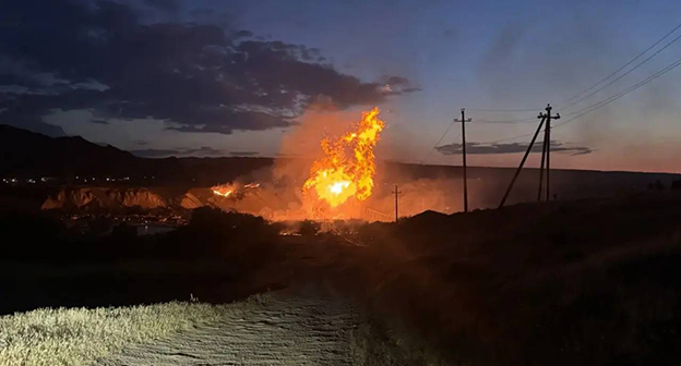 Пожар на магистральном газопроводе Моздок-Казимагомед. Фото: МЧС России Пожар на магистральном газопроводе Моздок-Казимагомед. Фото: МЧС России