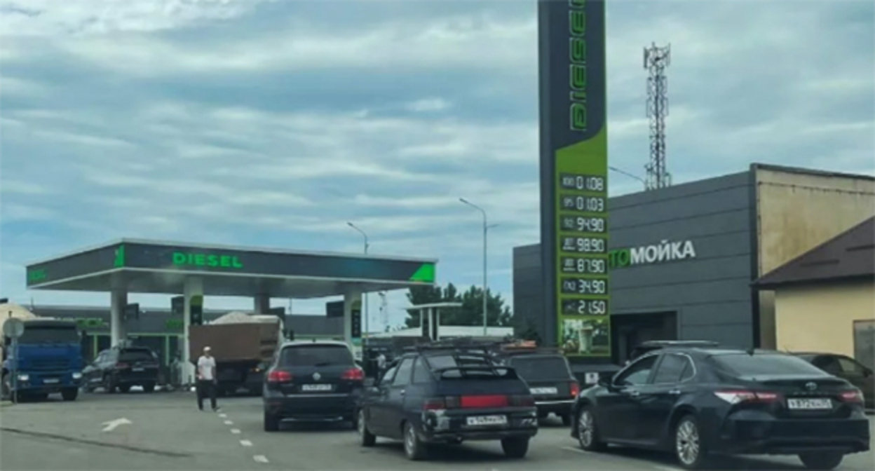 Очередь на заправку. Фото: https://riadagestan.ru/