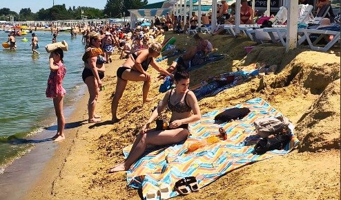 Уклон на Центральном пляже Анапы, Скриншот фото из Telegram-канала "Маковозовы" от 02.07.26, https://t.me/makovozovy/63243?single Уклон на Центральном пляже Анапы, Скриншот фото из Telegram-канала "Маковозовы" от 02.07.26, https://t.me/makovozovy/63243?single
