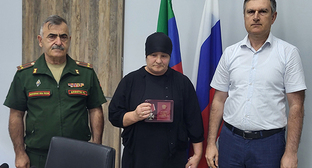 Вручение родственникам посмертных наград погибшим бойцам. 20 июля 2026 г. Фото: https://suleiman-stalskiy.ru/