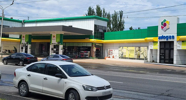 Заправка в Чечне. Фото Олега Ионова для "Кавказского узла" Заправка в Чечне. Фото Олега Ионова для "Кавказского узла"