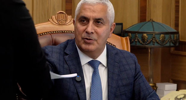 Марат Камболов. Скриншот видео https://alaniatv.ru/direktor-kurchatovskogo-instituta-marat-kambolov-otmechaet-yubilej/ Марат Камболов. Скриншот видео https://alaniatv.ru/direktor-kurchatovskogo-instituta-marat-kambolov-otmechaet-yubilej/