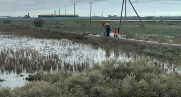Прорыв магистрального водопровода в Махачкале. 28 октября 2026 г. Фото: МЧС Дагестана Прорыв магистрального водопровода в Махачкале. 28 октября 2026 г. Фото: МЧС Дагестана