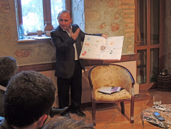 Татул Акопян - журналист, политический аналитик, независимый эксперт фонда "Сивилитас".
Татул Акопян - журналист, политический аналитик, независимый эксперт фонда "Сивилитас".