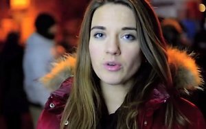 Девушка украинка обращается за помощью к миру: "Нас могут убить..."
